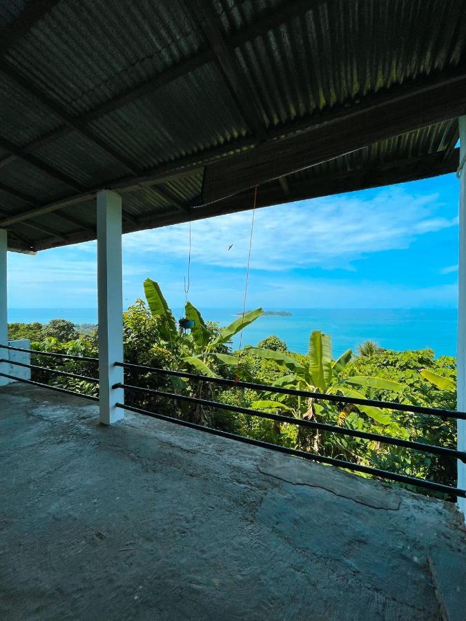 The View Padang, Amazing View, 8 Mins Mentawai Fast Ferry, Cold Beer,Close To Restaurants Паданг Екстериор снимка