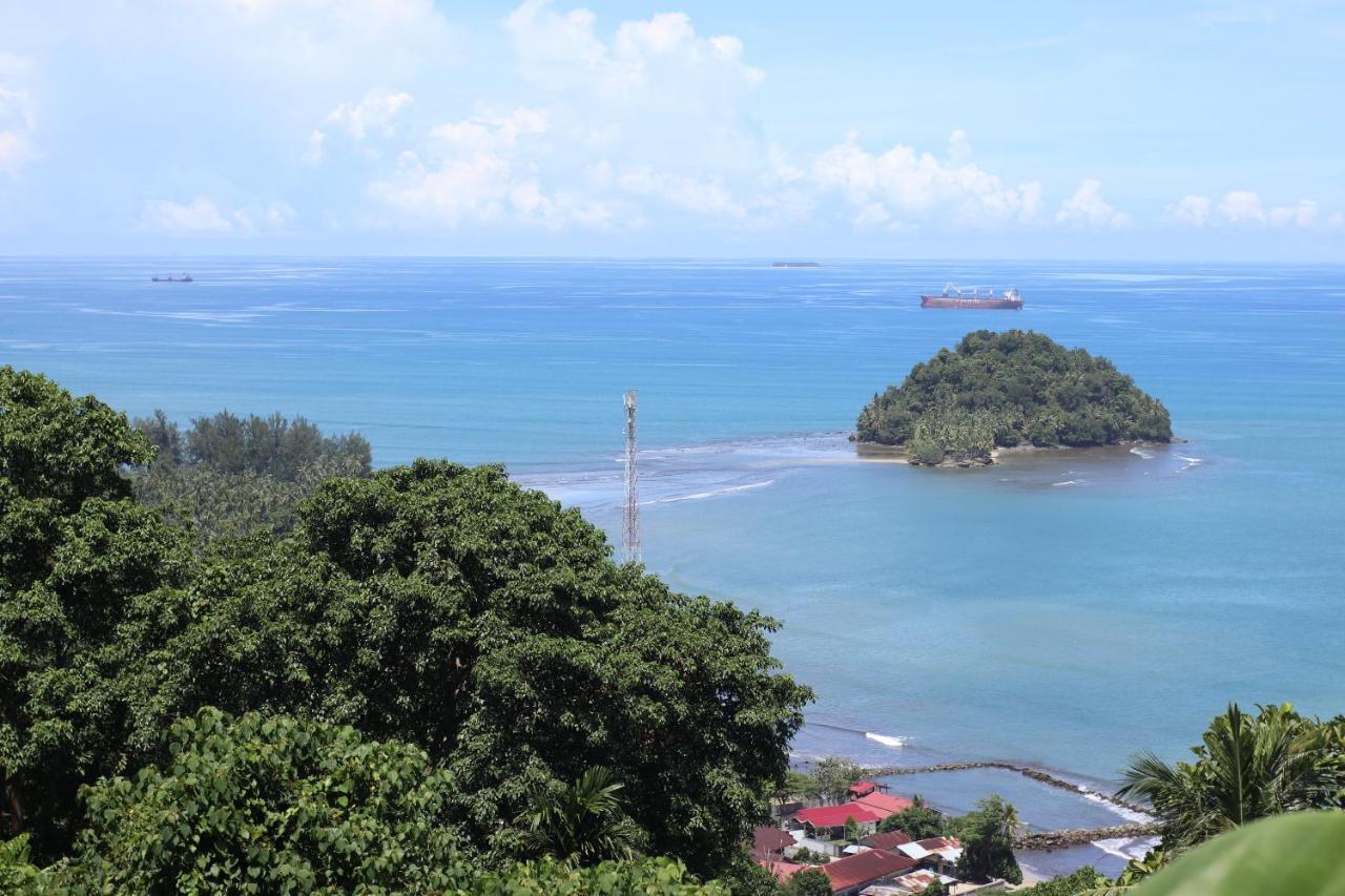 The View Padang, Amazing View, 8 Mins Mentawai Fast Ferry, Cold Beer,Close To Restaurants Паданг Екстериор снимка