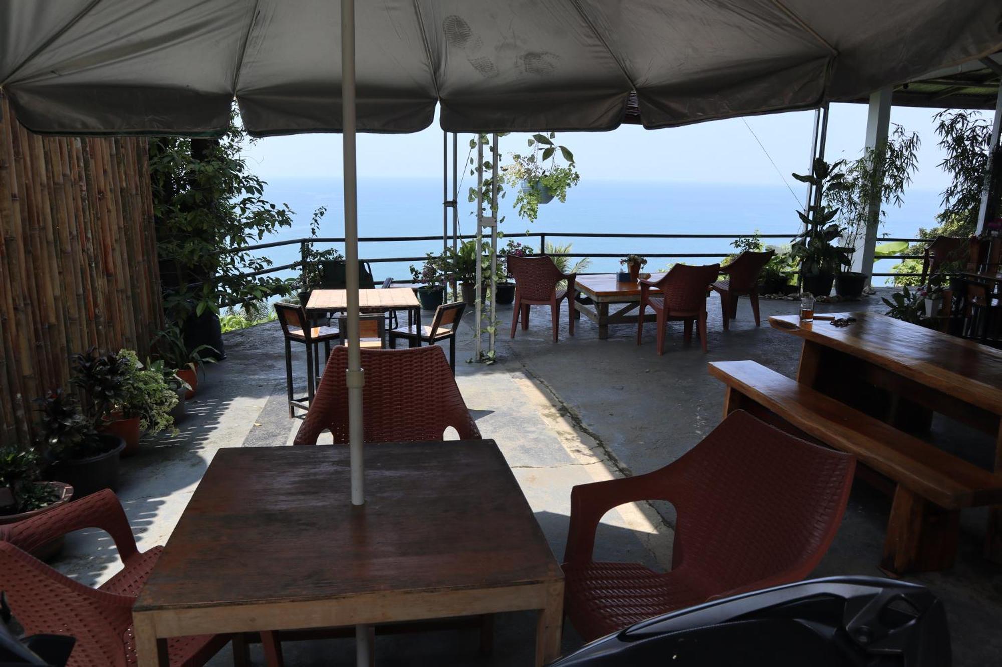 The View Padang, Amazing View, 8 Mins Mentawai Fast Ferry, Cold Beer,Close To Restaurants Паданг Екстериор снимка