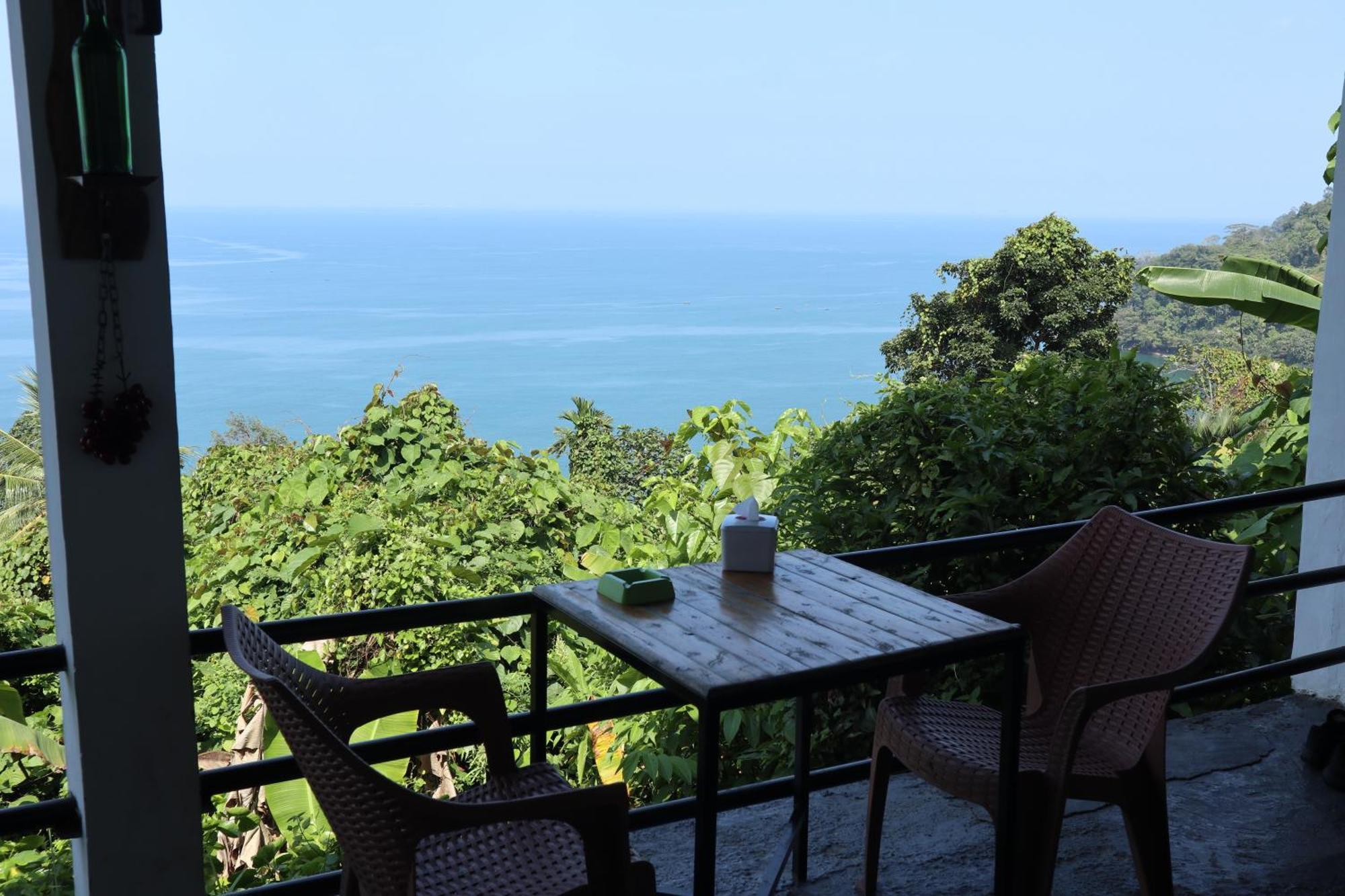 The View Padang, Amazing View, 8 Mins Mentawai Fast Ferry, Cold Beer,Close To Restaurants Паданг Екстериор снимка