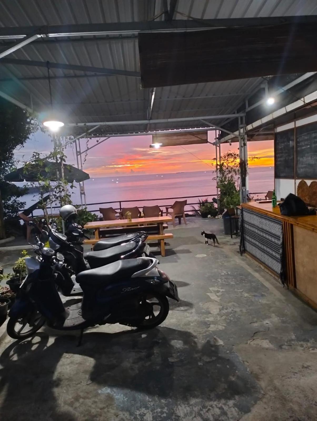 The View Padang, Amazing View, 8 Mins Mentawai Fast Ferry, Cold Beer,Close To Restaurants Паданг Екстериор снимка